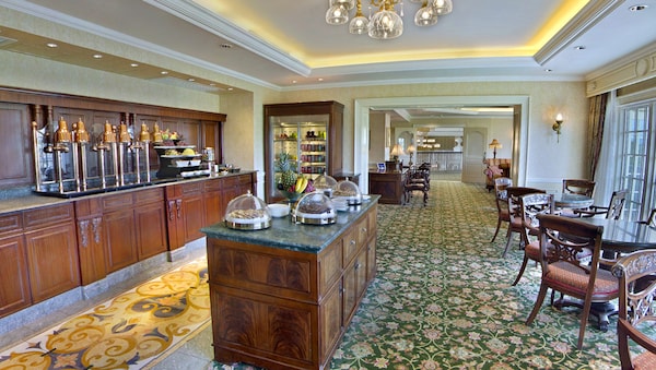 Hong Kong Disneyland Hotel Hong Kong Disneyland Resort - 