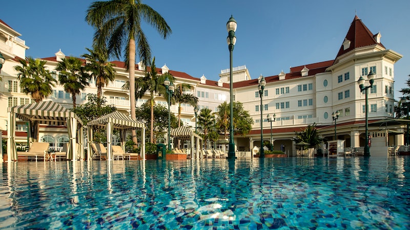 Hotel Pools Hong Kong Disneyland Resort